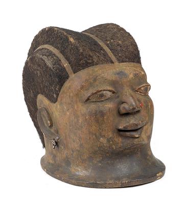 Makonde, Tansania, Mosambik: Eine Helm-Maske 'Lipiko', eine Makua-Frau darstellend. - Stammeskunst/Tribal-Art