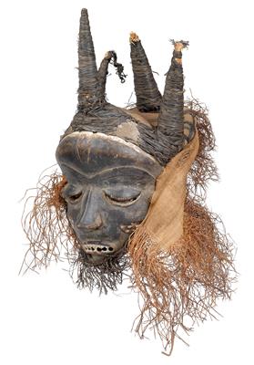 Pende, Dem. Rep. Kongo: Eine schöne, 'klassische' Maske der West-Pende, Typ 'Mbuya'. - Stammeskunst/Tribal-Art