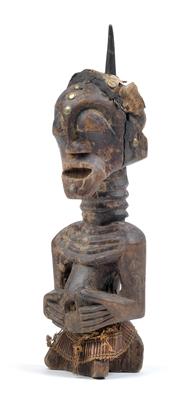 Songye, Dem. Rep. Kongo: Eine alte Kraft-Figur 'Nkisi'. - Stammeskunst/Tribal-Art