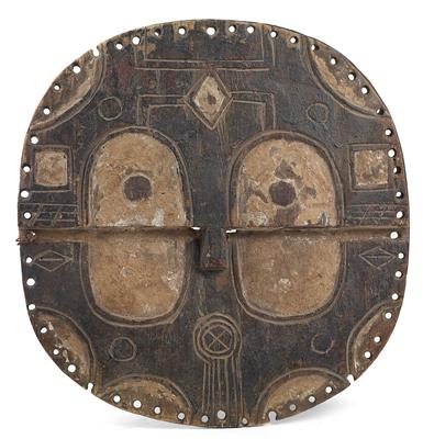 Teke-Tsaye, Dem. Rep. of Congo: A disc-shaped ‘Kidumu mask’. - Tribal Art