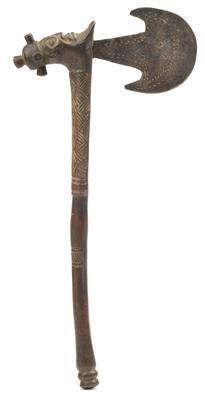 Chokwe or Lunda, Angola, Congo: A ceremonial and prestige axe with carved chief head and ‘crown’. - Tribal Art