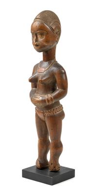 Anyi (oder Agni), Elfenbeinküste: Eine sehr fein gearbeitete, weibliche Figur. - Stammeskunst/Tribal-Art; Afrika