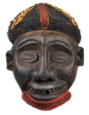 Bamileke, Cameroon Grassfields: A large head crest mask, called ‘kam’, decorated with glass pearls. - Tribal Art