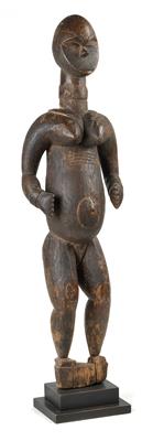 Eket, Nigeria: An unusually large and rare female figure. - Mimoevropské a domorodé umění