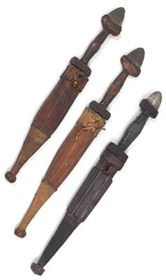 Mixed lot (3 items): Tuareg, southern Algeria: Three daggers of the Tuareg people. - Mimoevropské a domorodé umění