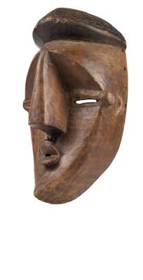 Lualwa, Democratic Republic of Congo, Angola: A large, ‘classic’ mask of the Lualwa. - Tribal Art