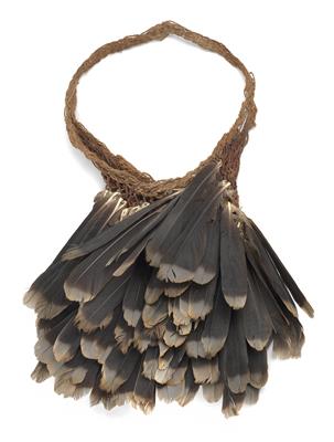 New Guinea, Highlands, tribe: Dani; a child’s carrier bag, covered with dove’s feathers. - Mimoevropské a domorodé umění