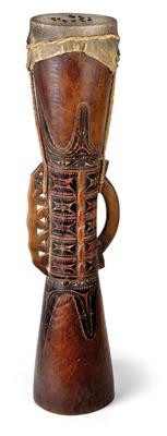 Oceania, Bismarck Archipelago, New Britain: A large, beautiful ‘Kundu’ hourglass drum, from the southwestern tip of the Island of New Britain. - Tribal Art