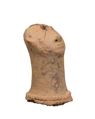 African archaeology, Niger, ‘Bura Asinda-Sikka culture’, 3rd-11th century A.D.: A so-called ‘memorial head’ made of terracotta. - Arte Tribale