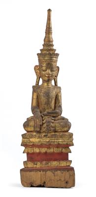 Burma (Myanmar): A Buddha figurine, in lavish royal robes seated on a high plinth. Wood, covered in gold- and red lacquer. Style: Shan. - Arte Tribale