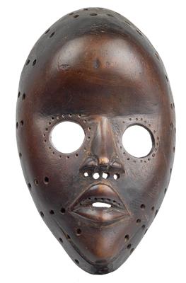 Dan, Ivory Coast, Liberia: A typical ‘fire runner mask’, called ‘Zakpai’. - Arte Tribale