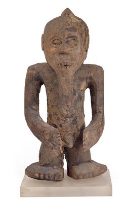 Kaka (or Keaka), Cameroon: A typical male figure with thick sacrificial patina. Rare! - Mimoevropské a domorodé umění