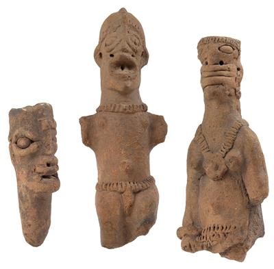 Mixed lot (3 items): African archaeology: three ‘Komaland figures’, terracotta, from North Ghana, 13th-18th century. - Arte Tribale