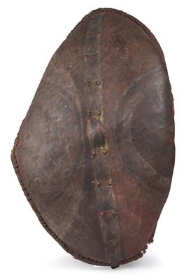 Maasai, Kenya, Tanzania: A rare, old shield of a Maasai warrior. - Arte Tribale