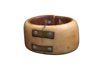 Mossi, Burkina Faso: An old bangle made of ivory, with original repairs. - Arte Tribale