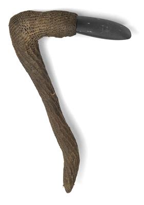 New Guinea, highlands, Baliem valley; Tribe: Dani: A stone axe, wrapped around with braiding. - Mimoevropské a domorodé umění
