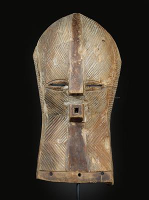 Songye, Dem. Rep. of Congo: An old, female ‘Kifwebe mask’. - Tribal Art