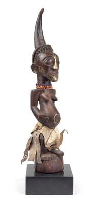 Songye, Dem. Rep. of Congo: A rare, hermaphrodite ‘Nkisi’ power figure (female and male), covered with brass; style: Belande. - Tribal Art