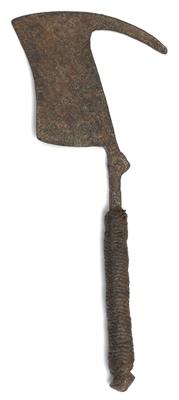 Fali, Kirdi, Kapsiki, northern Cameroon: An iron dance axe representing a rooster. - Mimoevropské a domorodé umění