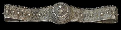 Caucasus, Georgia or Armenia: A partly gilded heavy silver show-belt with Niello embellishments. - Tribal Art