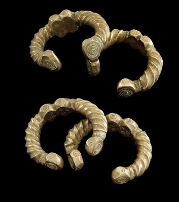 Mixed lot (4 items): Peul, also called Ful or Fulbe, West Africa, Sahelian zone: Four bangles made of silver-alloy, used as ornaments and as 'primitive money'. - Tribal Art
