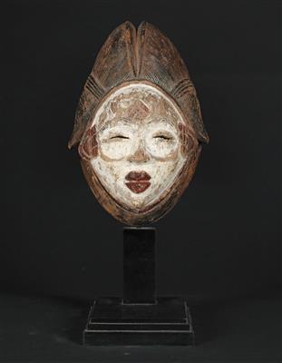 Punu, Gabun: Eine schöne und alte, weiße 'Okuyi-Maske'. - Stammeskunst / Tribal-Art