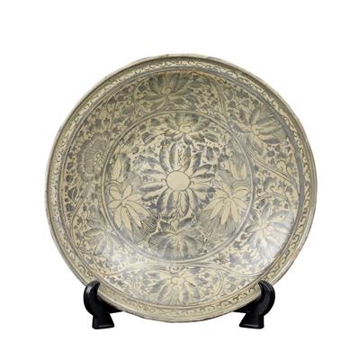 Thailand: A decorative plate, with floral, greyish blue underglaze painting. - Tribal Art