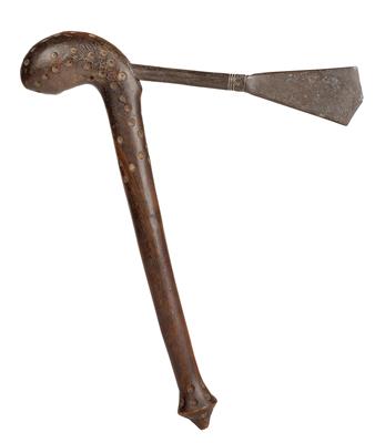 Chokwe, Angola, Democratic Republic of Congo, Zambia: A dignitary’s old ceremonial/prestige or battle axe. - Mimoevropské a domorodé umění