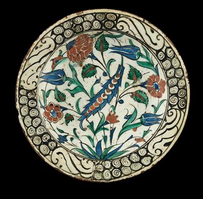 Turkey: An old ‘Iznik’ plate, 16th century. - Tribal Art