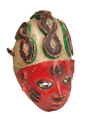 Yoruba, Nigeria, Benin: Eine Aufsatz-Maske vom Typ 'Gelede', bunt bemalt. - Stammeskunst / Tribal-Art