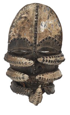 Bété, Ivory Coast: a stylistically unusual, old mask of the Bété with 7 curved spikes that protrude from the bottom edge of the mask. - Tribal Art - Africa
