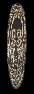 New Guinea, Gulf of Papua, tribe: Kerewa: a cultic board called ‘gope’ depicting in relief the powerful ancestor and warrior ‘Kaiaimunu’ (or ‘Irivake’). - Tribal Art - Africa