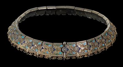Caucasus Region: a choker made of gilt silver, decorated with blue and green enamel. Assembled from many individual parts. Almost each of them displays a Russian hallmark. - Tribal Art