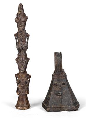 Mixed lot (2 pieces), Nigeria, tribe: Yoruba: two ritual bells, made of cast brass-bronze. - Tribal Art