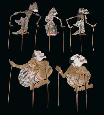 Mixed lot (5 pieces): Indonesia, Java, Bali: 5 small-format shadow theatre figures made of painted leather, called ‘Wayang kulit’ figures. - Tribal Art