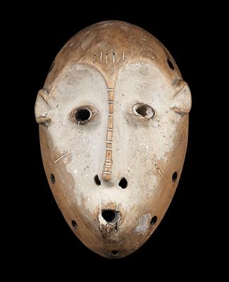 Lega (also Warega or Rega), Dem. Rep. of Congo: a small, typical and very attractive identity mask of the type ‘Lukwakongo’. - Tribal Art