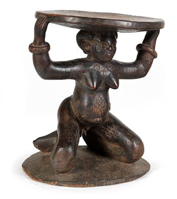 Luba (or Baluba), Dem. Rep. of Congo: a chief-stool, with a kneeling, female caryatid. - Mimoevropské a domorodé umění