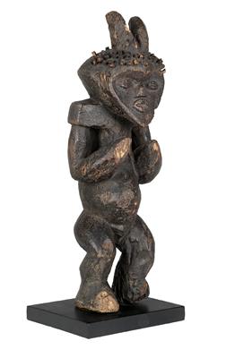 Mambila, Nigeria: an old, male ancestor and protective figure ‘Tadep’, with good patina. - Tribal Art