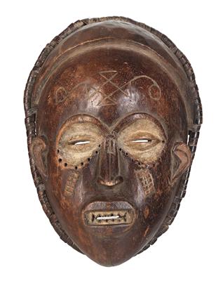 Chokwe, Angola, Democratic Republic of Congo, Zambia: a mask called ‘Mwana pwo’ (or ‘beautiful girl’). - Tribal Art