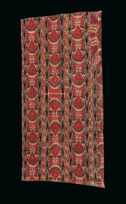 Turkmens, North Afghanistan: a blanket or a wall hanging, made of natural silk, with ‘Ikat colouring’. - Mimoevropské a domorodé umění