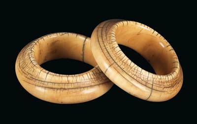 Ethiopia, Sudan: a pair of bangles (2 pieces) made of old ivory. - Tribal Art
