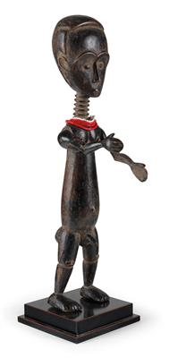 Aschanti, Ghana: Eine stehende, männliche Figur, mit beweglichen Armen. - Tribal Art