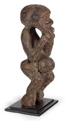 Bamileke, Kamerun-Grasland: Eine weibliche Figur für Krankenheilung, genannt ‘Mu’po’, aus dem Westen des Kameruner Graslandes. - Tribal Art