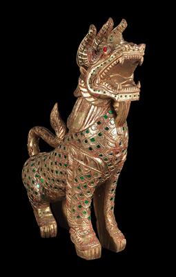 Burma (Myanmar): a typical Burmese guardian lion, called a ‘chinthe’. Covered in gold leaf and richly decorated. - Tribal Art