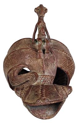Gan, Burkina Faso: a beautiful, large bronze bangle, consisting of a snake and a female figure. - Tribal Art