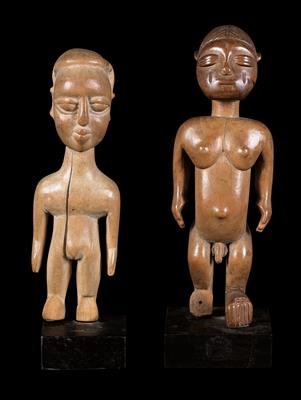 Mixed lot (2 pieces), Ewe, Togo, Ghana: two typical twin figures of the Ewe, called ‘venavi’, one female, one male. - Tribal Art