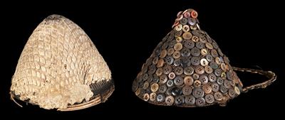 Mixed lot (2 pieces), Lega (also Warega or Rega), Dem. Rep. of Congo: two conical Lega hats, known as ‘mukuba’. - Mimoevropské a domorodé umění