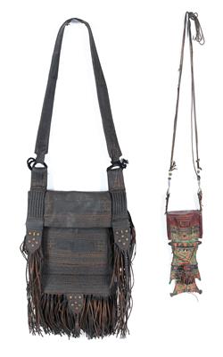 Mixed lot (2 pieces): Sahara region (from southern Morocco to Niger), tribe: Tuareg: a large shoulder bag made of black leather and a small bag to be worn across the chest, made of red and green leather and fabric. - Tribal Art