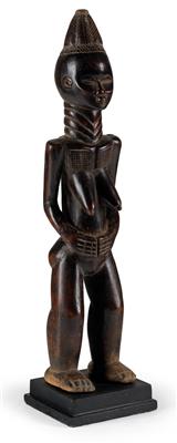 Mende, Sierra Leone: a standing female figure, with pointed plaited coiffure. - Tribal Art