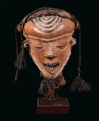 Pende, DR Kongo: Eine sehr alte und außerordentlich schöne Maske der West-Pende. - Tribal Art